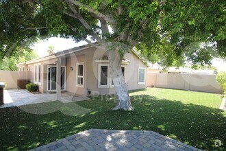 Building Photo - 5310 W Pontiac Dr
