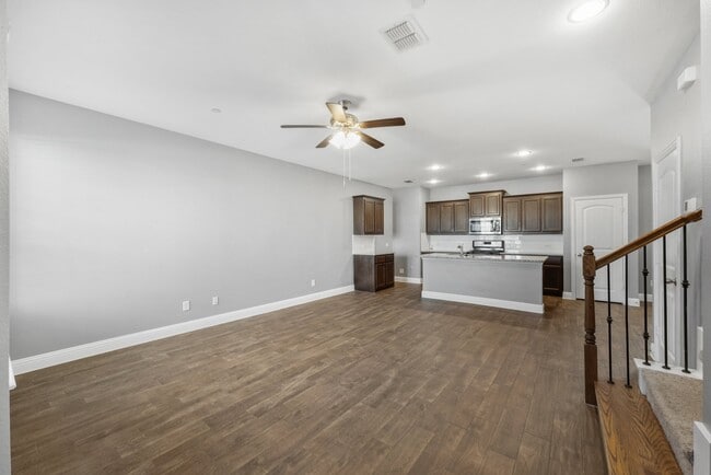 Foto del edificio - 5556 Kilmer Dr