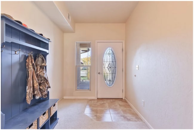 Building Photo - 829 Montclair Dr