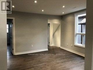 Photo du bâtiment - 4 St Clarens Ave