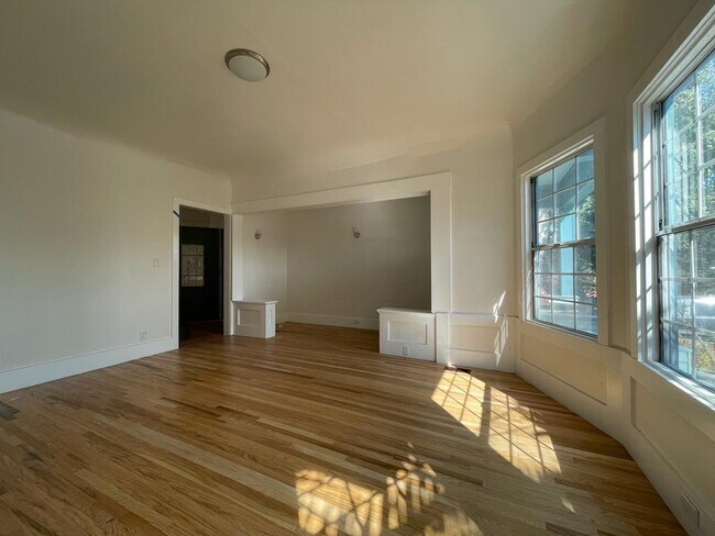 Front rm side area - 730 56th St