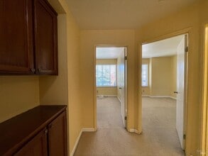 Building Photo - 304 Kingsly Ln