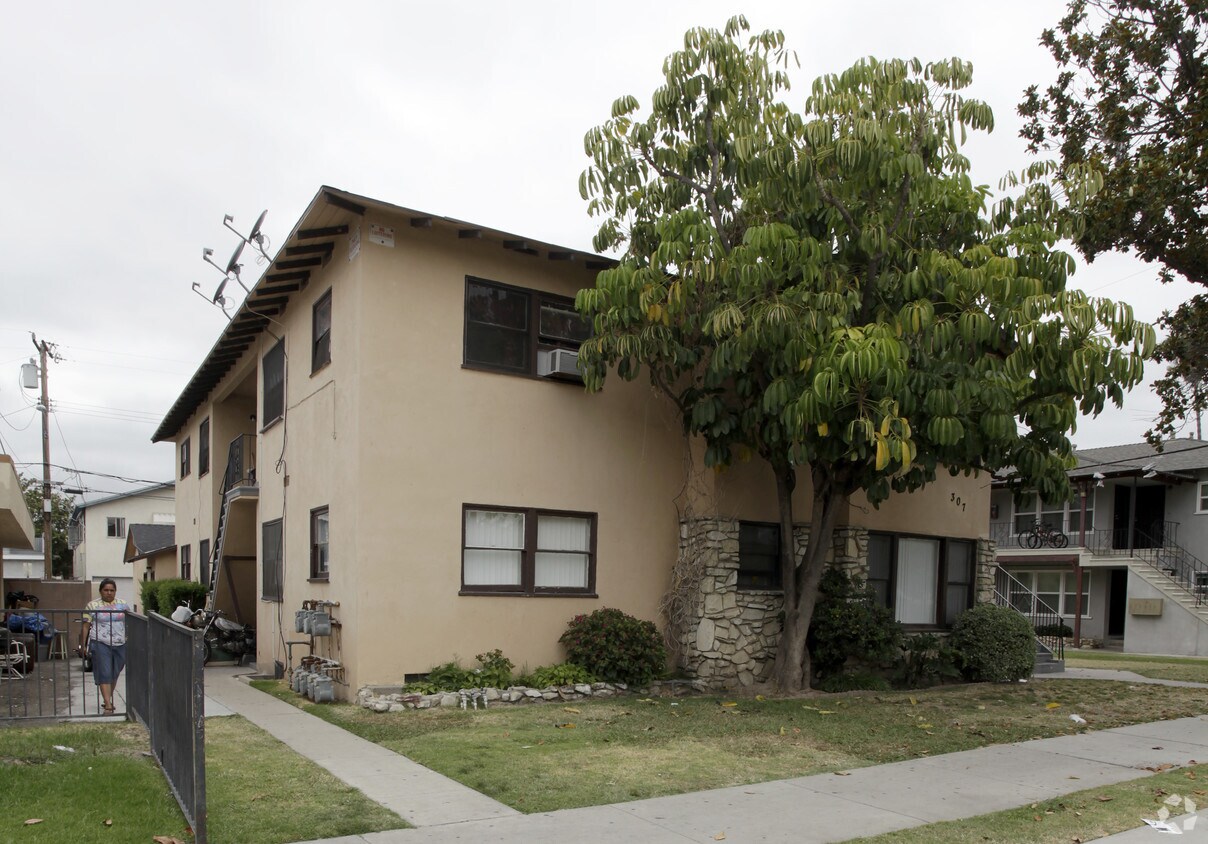 Building Photo - 307 N East St
