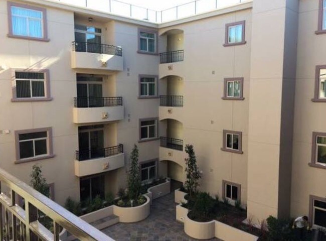Foto del edificio - 11100 Riverside Dr