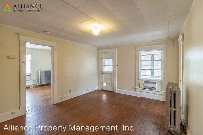 Building Photo - 830 Moro St