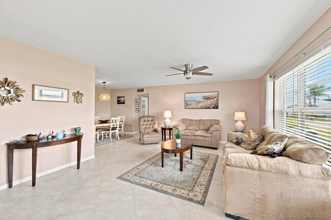 Foto del edificio - 14499 Canalview Dr