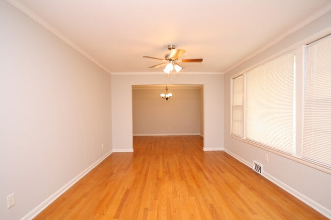 Foto del edificio - 7620 Charlotte Dr SW