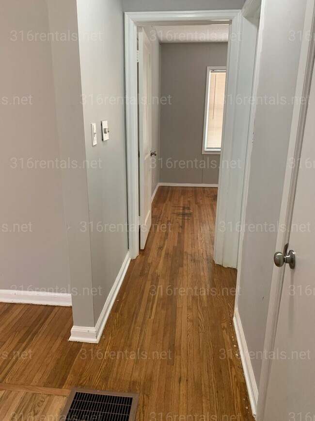Foto del edificio - $950 - 2 bedroom 1 bathroom - Single family home *COMING SOON*