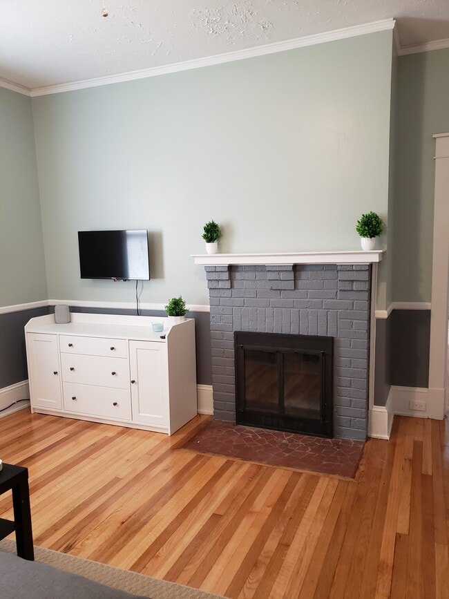 Building Photo - 424 Bolt Ave