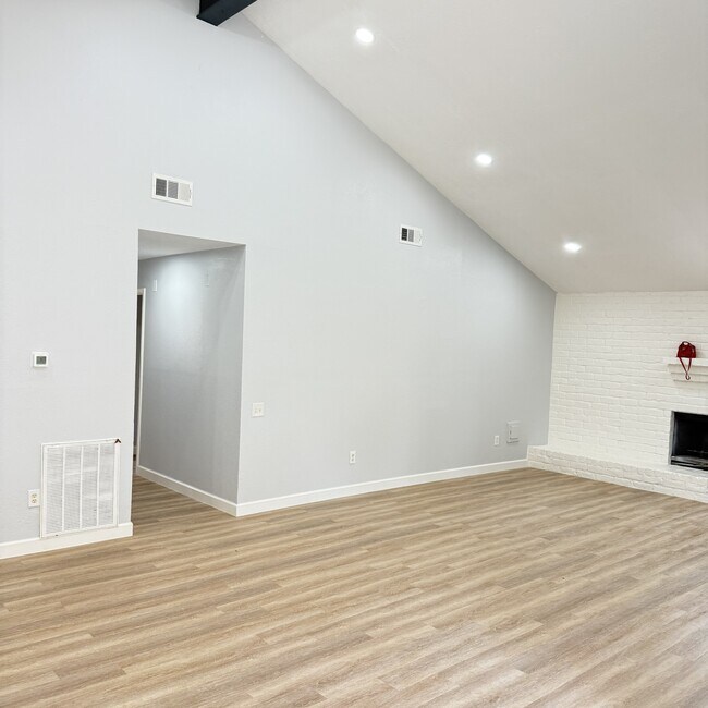 Building Photo - 12626 Havenrock Dr