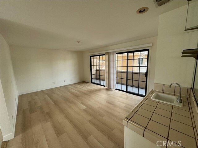 Foto del edificio - 526 S Catalina Ave