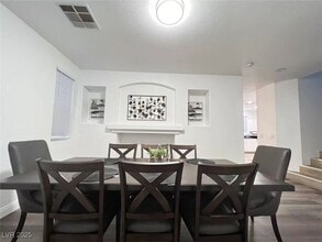 Building Photo - 4570 Sparwood Dr