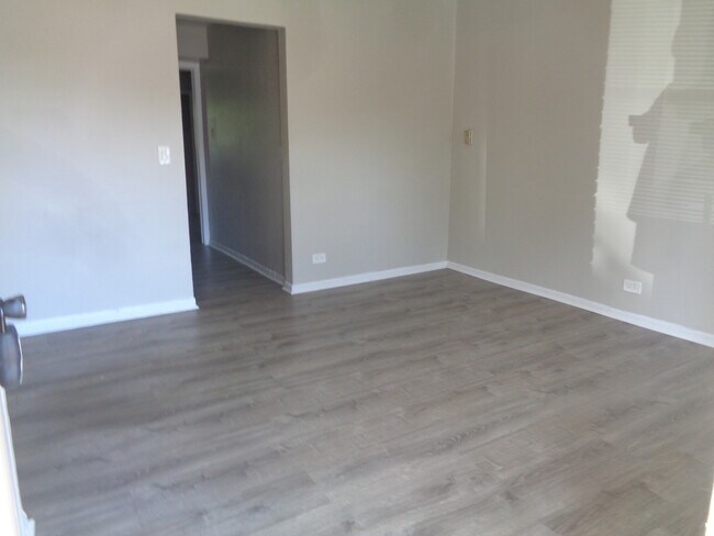 Foto del edificio - 1340 N Main St