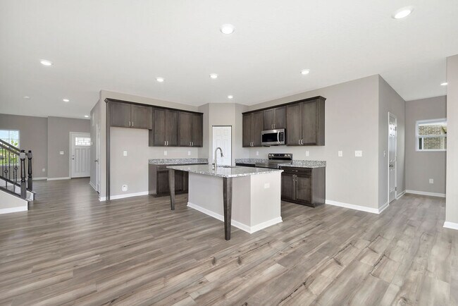 Building Photo - 5137 Sofia Cir