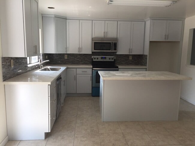 Foto del edificio - 2460 Brookside Way