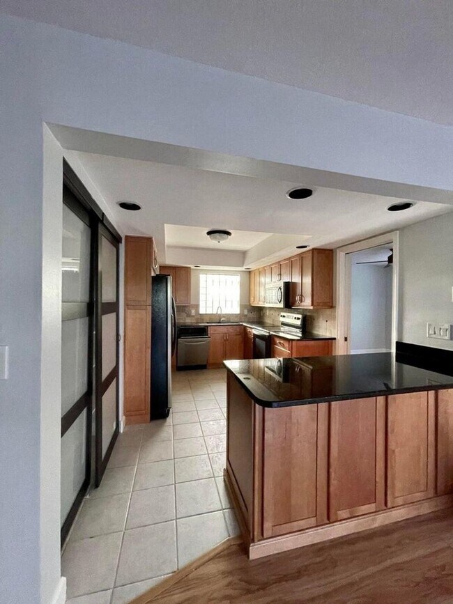 Building Photo - 11551 Winchester Drive, Palm Beach Gardens...