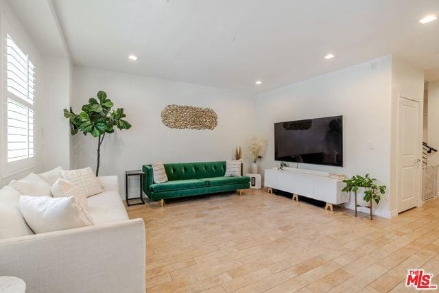 Building Photo - 7100 Playa Vista Dr