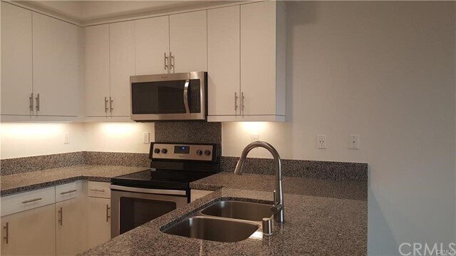 Foto del edificio - 5915 Spring St