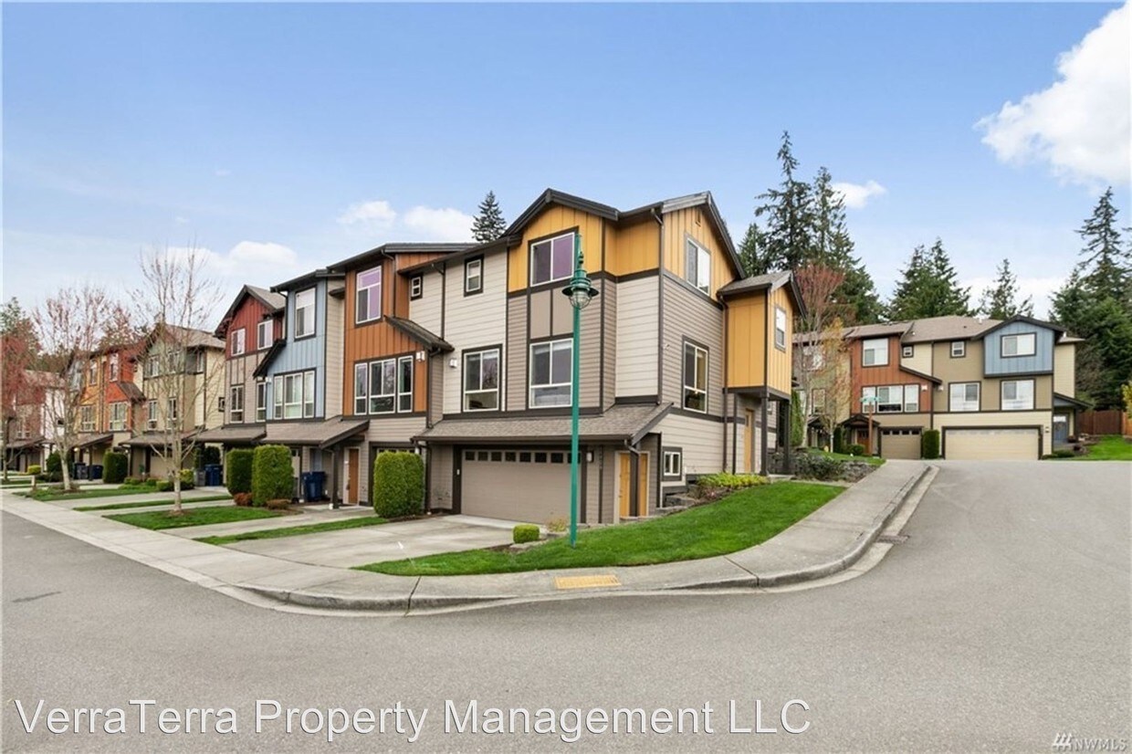 3 br, 2.5 bath House 16404 1st Park SE House Rental in Bothell, WA