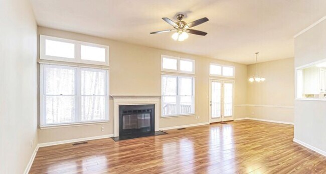 Foto del edificio - 6507 River Hills Dr