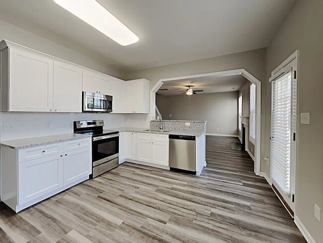 Building Photo - 2031 Red Quartz Dr
