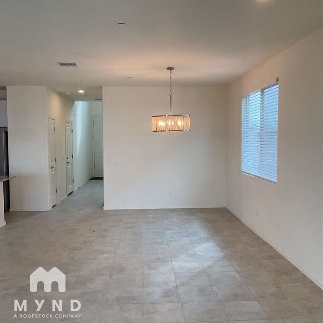 Building Photo - 13057 N Loralei Dr