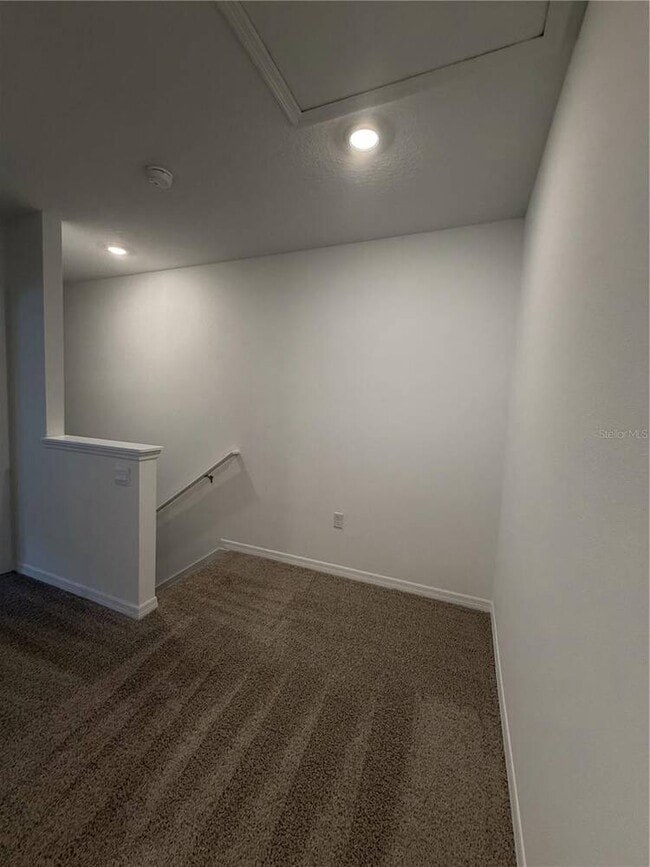 Building Photo - 2569 Olympic Ct