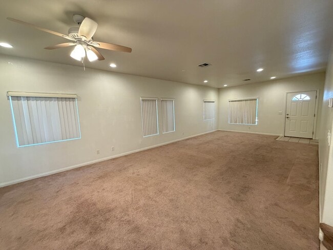Building Photo - 863 Park Walk Ave