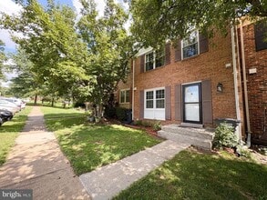 Building Photo - 2845 Seminole Rd