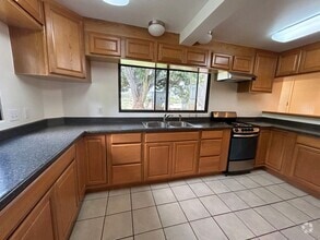 Building Photo - 4566 Ukali St