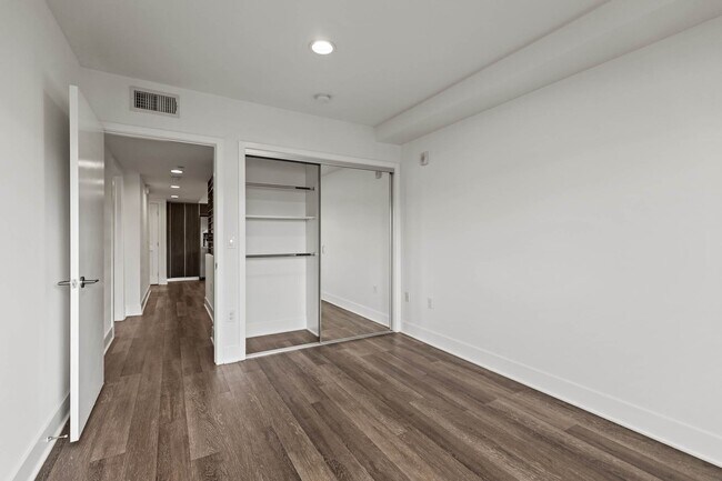 Foto del edificio - 748 Wilcox Ave Los Angeles, CA 90038