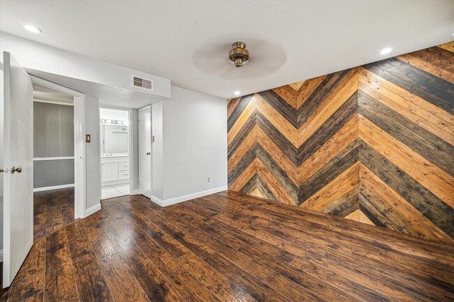 Foto del edificio - 3085 Walnut Bend Ln