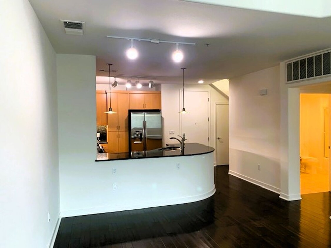 Foto principal - UPDATED DUBLIN CONDO - Near BART & 580 Fre...