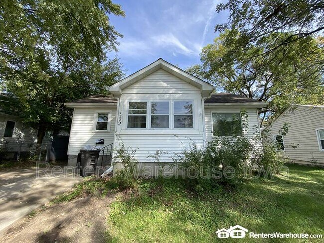 Building Photo - 1229 Merle Hay Rd
