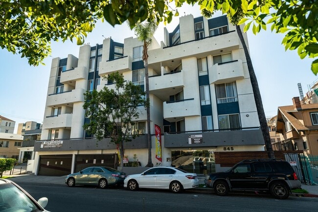 Building Photo - 845 S. Kingsley