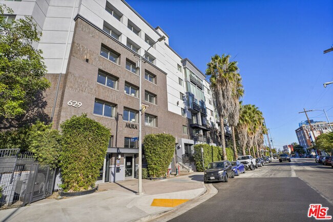 Foto del edificio - 629 Traction Ave