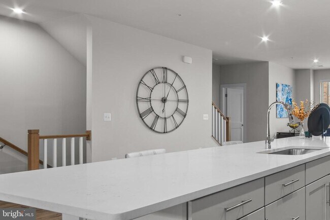 Building Photo - 44579 Wolfhound Sq