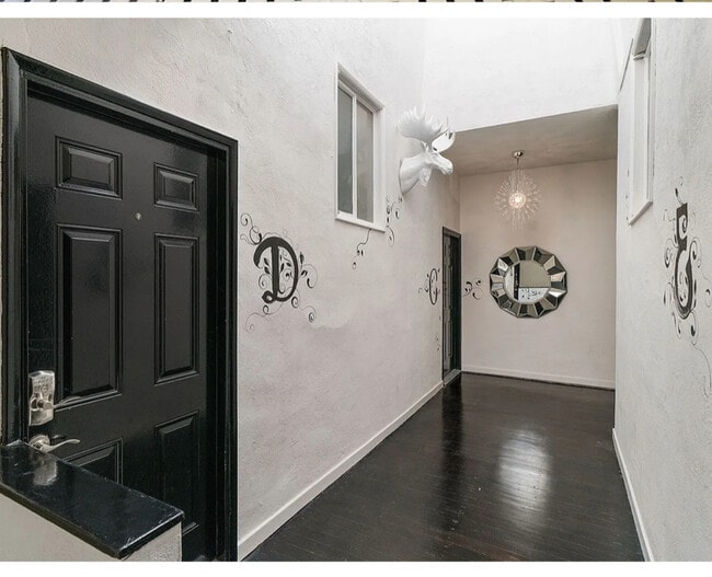 Foto del edificio - 1000 Central Ave