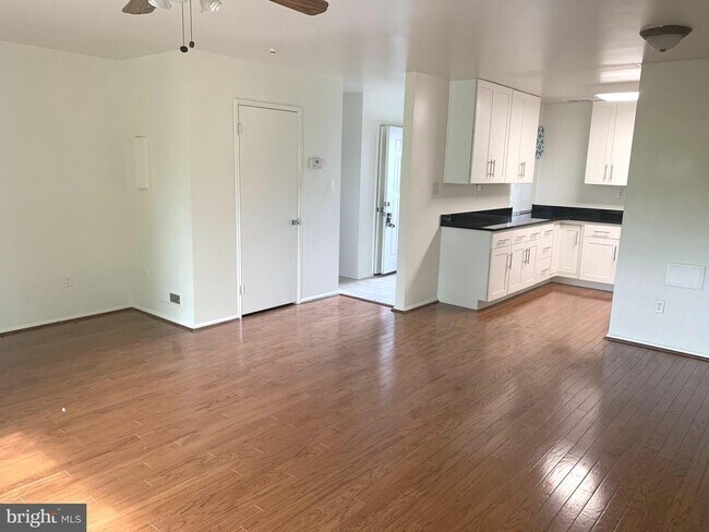 Foto del edificio - 2216 Notely Ln