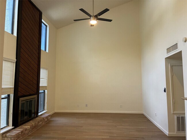 Foto del edificio - 6401 Deihl Rd