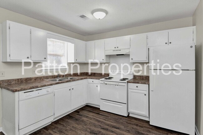 Foto del edificio - 1705 Springwoods Lake Dr