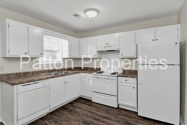 Building Photo - 1705 Springwoods Lake Dr