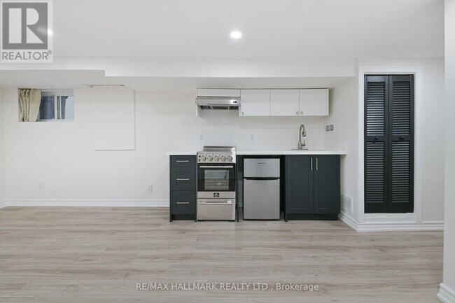 Photo du bâtiment - 208 Cedarvale Ave