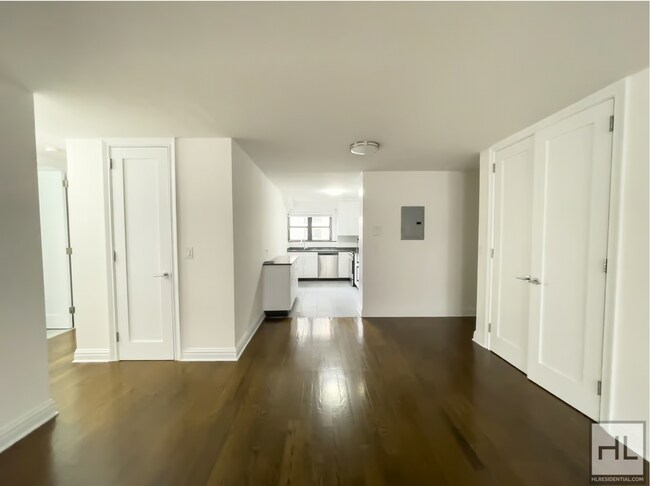 Foto del edificio - East 89th STREET