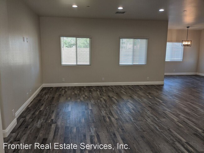 Building Photo - 4 br, 2 bath House - 1025 Ocean Ave