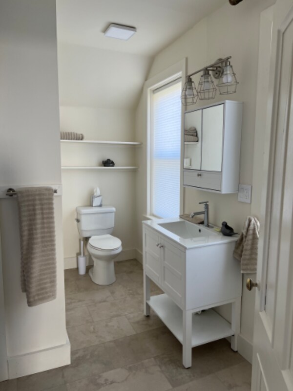 11 Chapel St, Eastport, ME 04631 Room for Rent in Eastport, ME