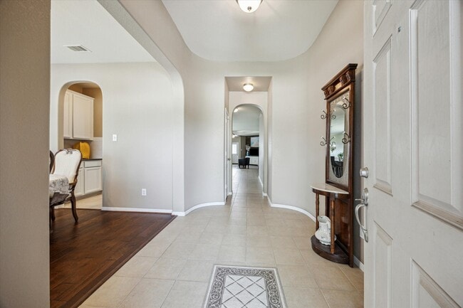 Building Photo - 919 E Tide Bay Cir