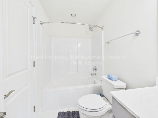 Building Photo - 1241 Old Trail Dr