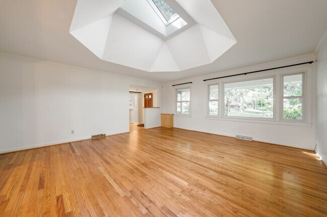 Foto del edificio - **PENDING APPLICATION-updated 2/26/2025** ...