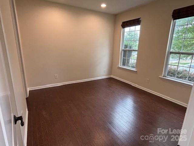 Foto del edificio - 180 Silverspring Pl